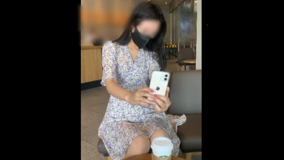 咖啡店自慰，情不自禁的那種，趕緊去停車場艹
