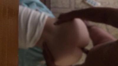 新人首發無套内射店裏小妹