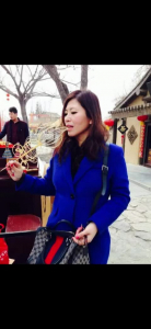 悶騷熟女被狼友無情玩弄