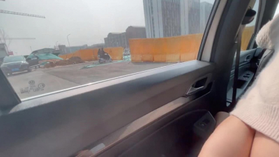 刺激！房産女中介帶工地看房 在工地車上操起來