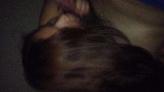 男生很享受女方的挑逗 