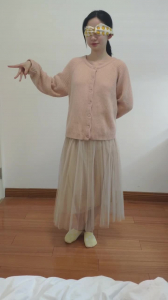 讓我家小母狗給大家表演一段脫衣舞