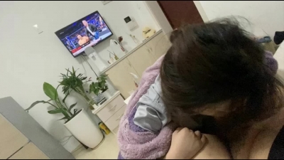 内射特寫！在少婦家看電視，少婦給我口交！