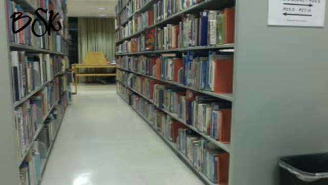 圖書館熱女 
