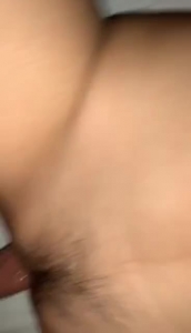 18歲少女短片逼超嫩，嫩逼水多多，超騷！深圳廣東地區尋女。