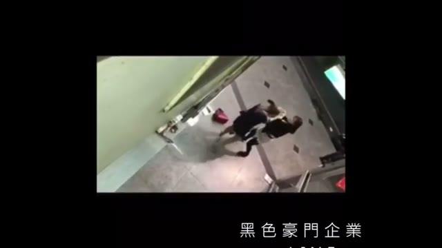 Taiwan 2017.10.12 台中大地球KTV 2傳播妹近身肉搏 