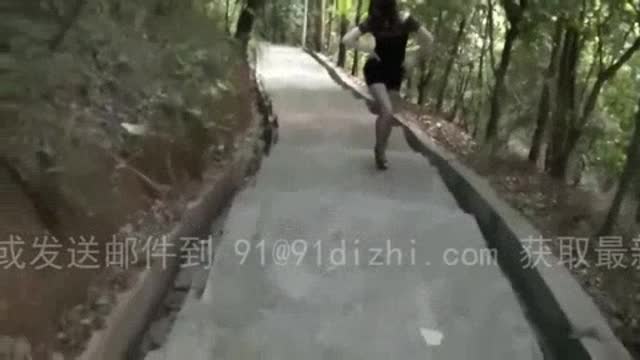 在山上凉亭野战对白淫荡下流完整版 