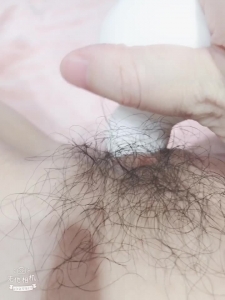騷婦說用我的小白自慰給你看。