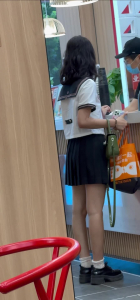 白絲jk帶回酒店啪啪高質量視頻，後入也太爽了吧，真的好嫩