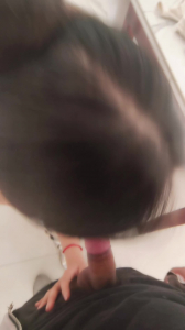 讓前台小姐姐來家裏幫忙打掃衛生，在口爆再操她（有完整版）