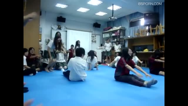 裙底不小心走光了