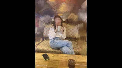 迷人少婦咖啡店野戰，搞完直接回家找老公（真實良家）