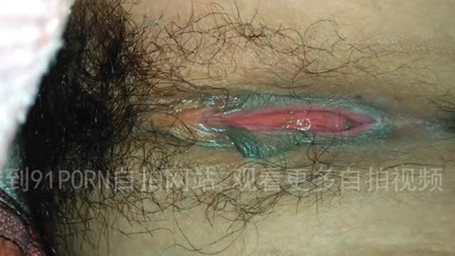 少妇喝大了，嫩屄随便让人玩 