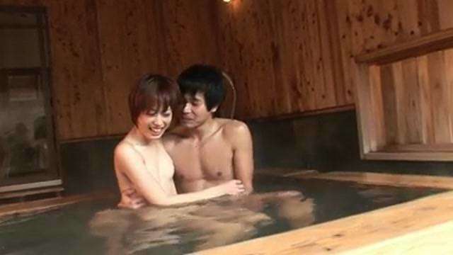 溫泉性愛 4P 