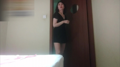 把技師約回家裏無套狂操 詳情已分享