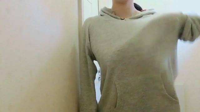 妹妹自拍換衣服唷 