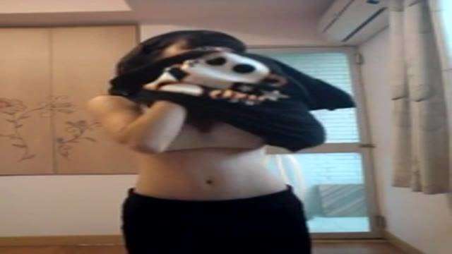 女友換衣自拍 