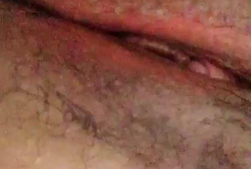 台灣本土女孩兒自拍摳穴自慰還私處近拍真是淫亂