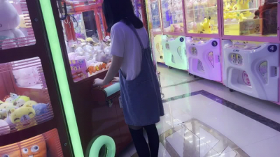 電玩城00後舞蹈生，完美視角，内射，淫語