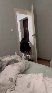 正做着接閨蜜電話讓打王者，差點憋不住