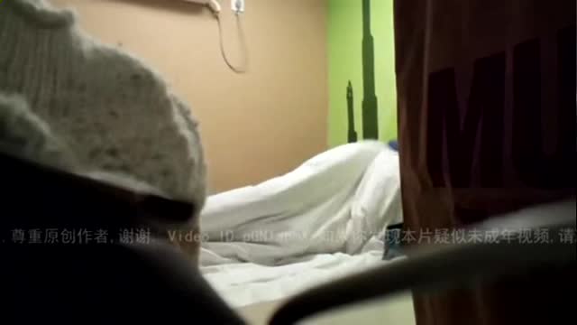 女生騙說月經來，但奶那麼誘人就是欠上!!!(有聲國語對白) 