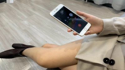 [原創]接着電話被後入，最後隻能射在屁股上
