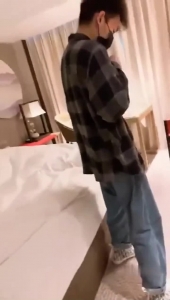 同性絕佳小鮮肉在酒店被小奶狗臨幸