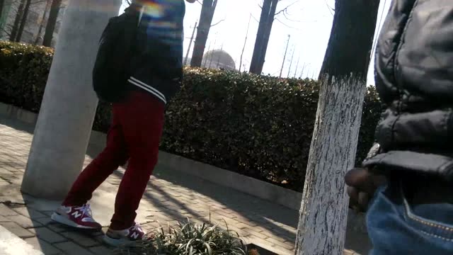 這位大叔也真的很大膽