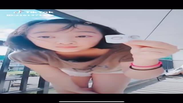 抖音妹妹走光