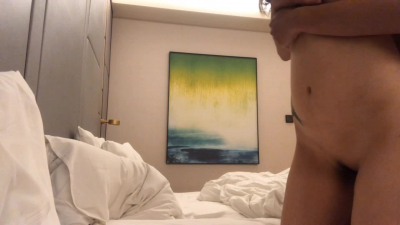 後入露臉母狗，拔出直接射嘴裏吞掉！
