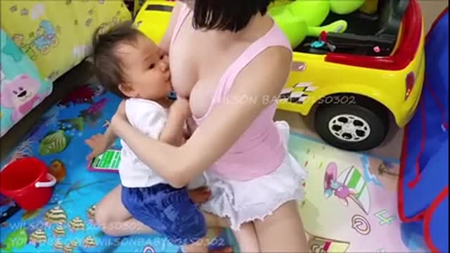 [高清]年輕人妻母乳喂奶自拍-第312天 