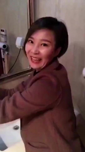 阿姨真的好騷啊～