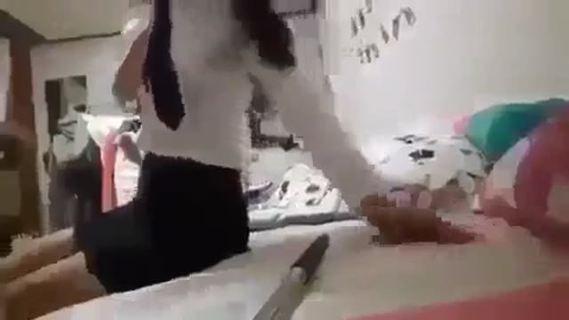 女友使用鋼筆自慰 