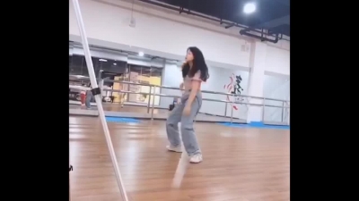 舞蹈老師主動叫我去她家，哪有不睡的道理（結尾露臉）