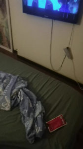 大奶人妻母狗，去她家裏卧室偷情肛交，叫聲特别大，對白精彩