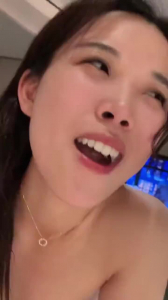 快來讓你的女朋友來學習！怎麽給男友口爆吞精(