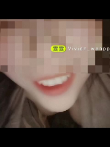 一遍錄像一邊讓小男友内射，說要給老公看