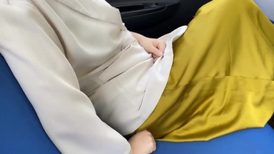 跳蛋出門，在車上就忍不住發騷想被操