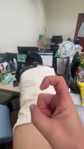 在老婆辦公室邊接電話邊幹