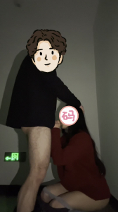 02健身後忍不住直接在健身房樓道開始後入