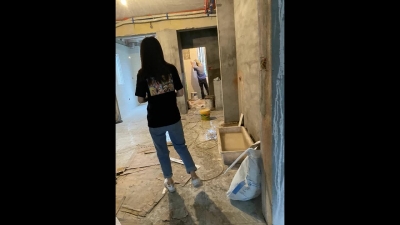 工人還在裝修，我跟少婦在其他房間野戰(求收藏收藏，5星評價！)