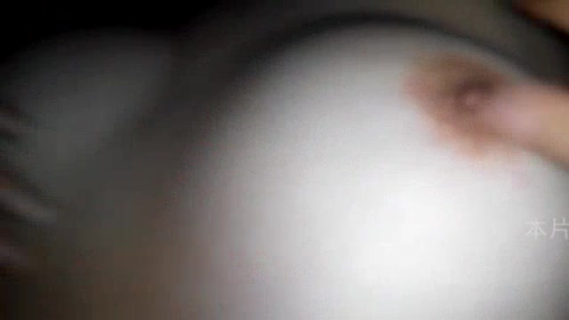 女友胸部按摩 