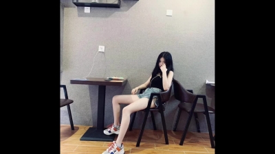 氣質完美腿超長的00後人妻出軌