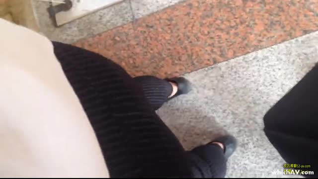學校福利社圓潤翹臀女學生在眾目睽睽下被擼射