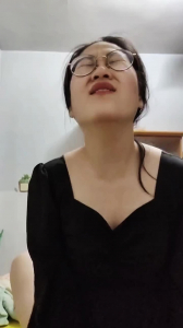 戴眼鏡，高學曆反差人妻同事，騎乘有點騷