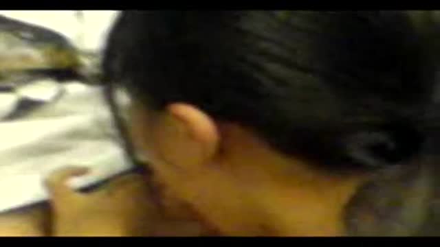 疑似香港學生 在公廁做愛 , 女方激情口交 ~ 
