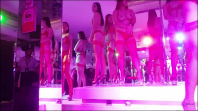 領舞的小姐姐