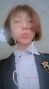 98小君君極品臉蛋身材第二部_倉庫正面露臉