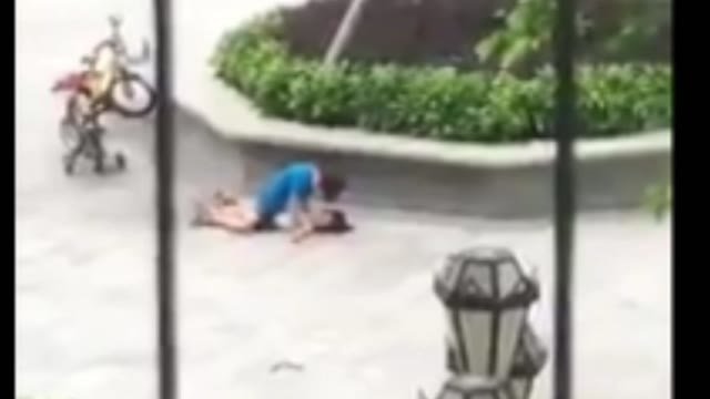 小孩爱爱 
