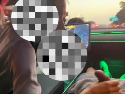 十一假期堵車沒關系，反差婊女友全程服務 刺激。口活一流後面床上更精彩.